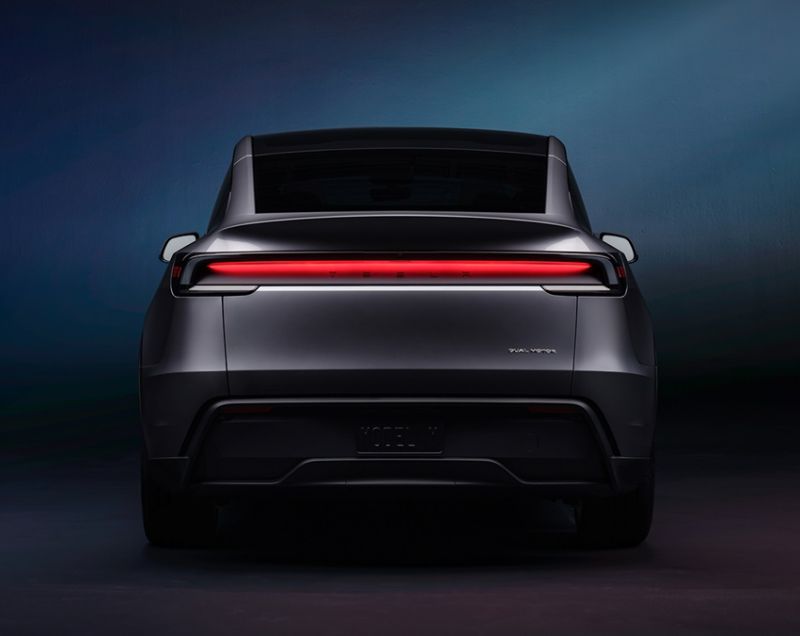 Tesla Model Y Juniper 57.5kWh Standard Range RWD - COMPLEET VERNIEUWD