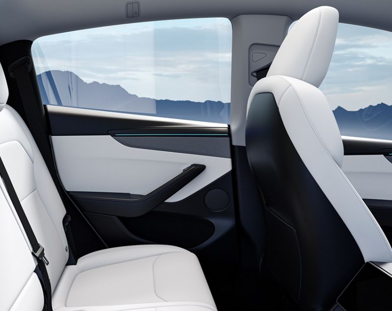 Tesla Model Y Juniper 57.5kWh Standard Range RWD - COMPLEET VERNIEUWD