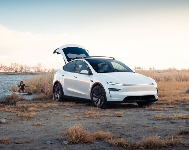 Tesla Model Y Juniper 57.5kWh Standard Range RWD - COMPLEET VERNIEUWD