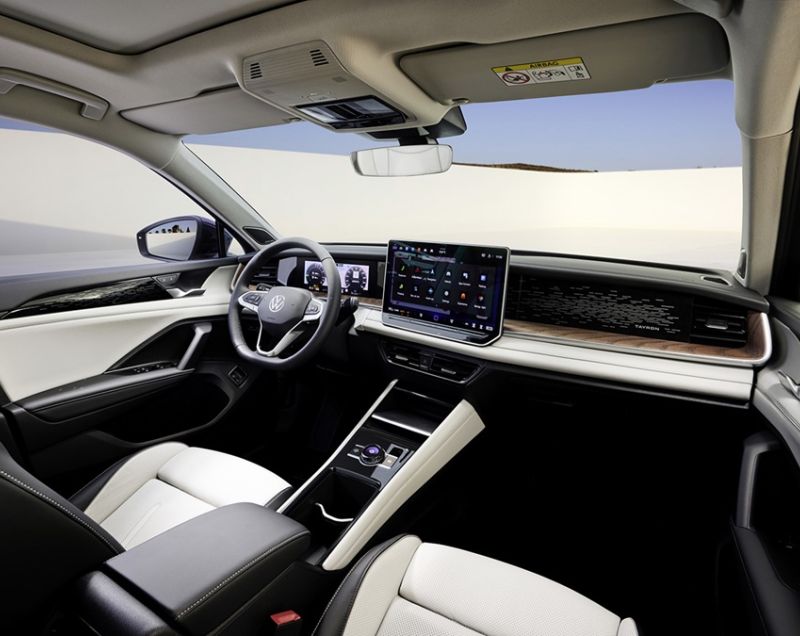 Volkswagen Tayron 1.5e eHybrid 204 PK R-Line Edition DSG-6 - NU EXTRA SCHERP GEPRIJSD