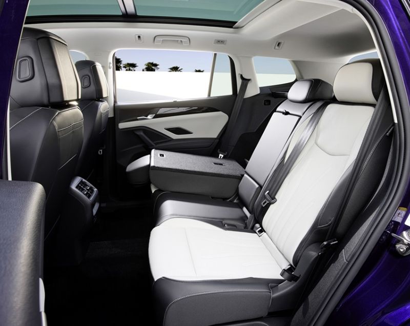 Volkswagen Tayron 1.5e eHybrid 204 PK R-Line Edition DSG-6 - NU EXTRA SCHERP GEPRIJSD