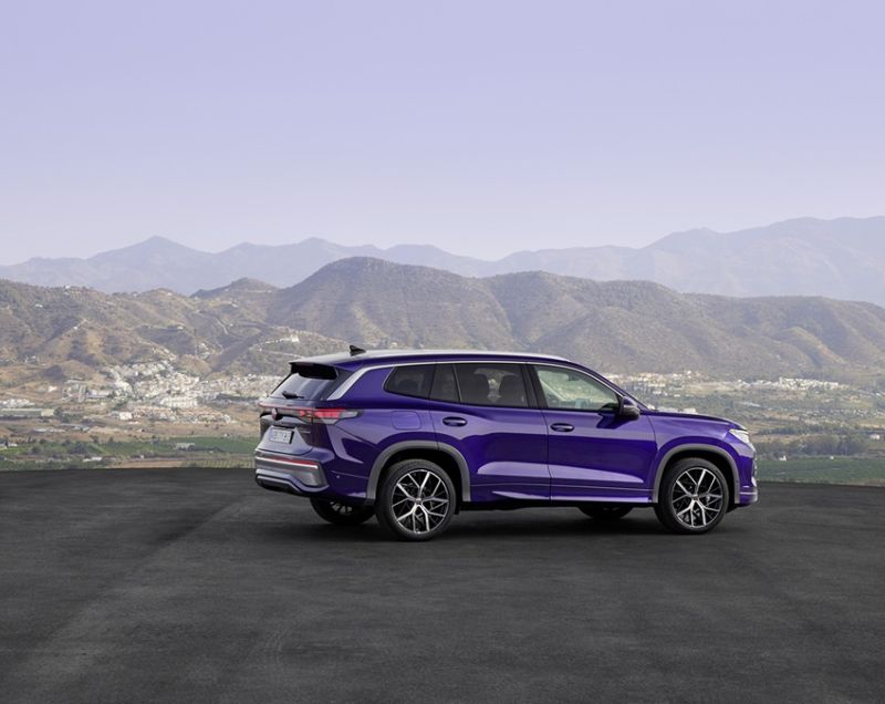 Volkswagen Tayron 1.5e eHybrid 204 PK R-Line Edition DSG-6 - NU EXTRA SCHERP GEPRIJSD