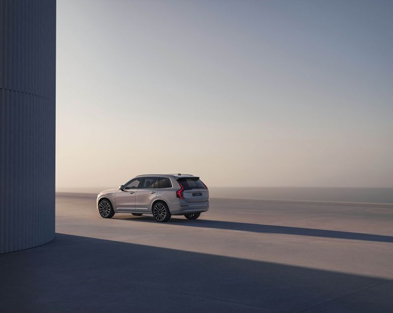 Volvo XC90 2.0t8 Plug-in Hybrid Plus AWD - TOT 70 KM ELEKTRISCHE ACTIERADIUS!