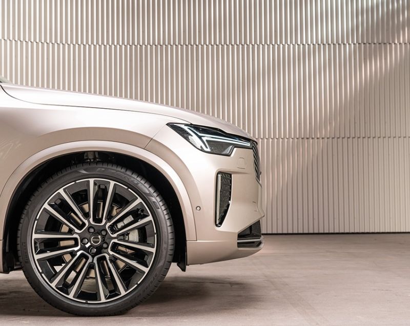 Volvo XC90 2.0t8 Plug-in Hybrid Plus AWD - TOT 70 KM ELEKTRISCHE ACTIERADIUS!
