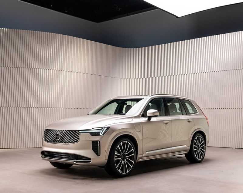 Volvo XC90 2.0t8 Plug-in Hybrid Plus AWD - TOT 70 KM ELEKTRISCHE ACTIERADIUS!