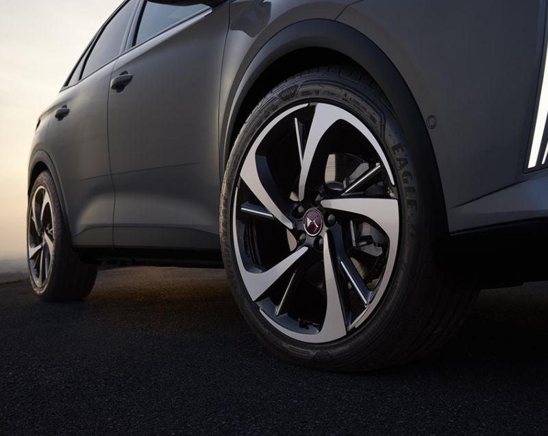 DS DS7 1.6 phev e-tense performance 265kW 4x4 aut DS DS7 1.6 phev e-tense performance 265kW 4x4 aut