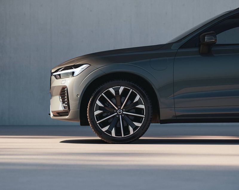 Volvo XC60 2.0t6 AWD Plug-in Hybrid Essential Volvo XC60 2.0t6 AWD Plug-in Hybrid Essential