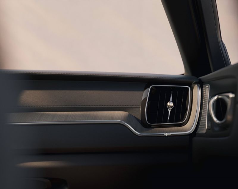 Volvo XC60 2.0t6 AWD Plug-in Hybrid Essential Volvo XC60 2.0t6 AWD Plug-in Hybrid Essential