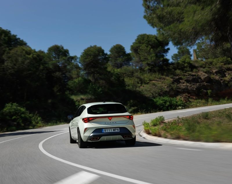 Cupra Leon 1.5tsie phev business 150kW 6-dsg aut Cupra Leon 1.5tsie phev business 150kW 6-dsg aut