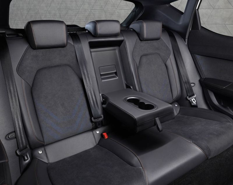 Cupra Leon 1.5tsie phev business 150kW 6-dsg aut Cupra Leon 1.5tsie phev business 150kW 6-dsg aut