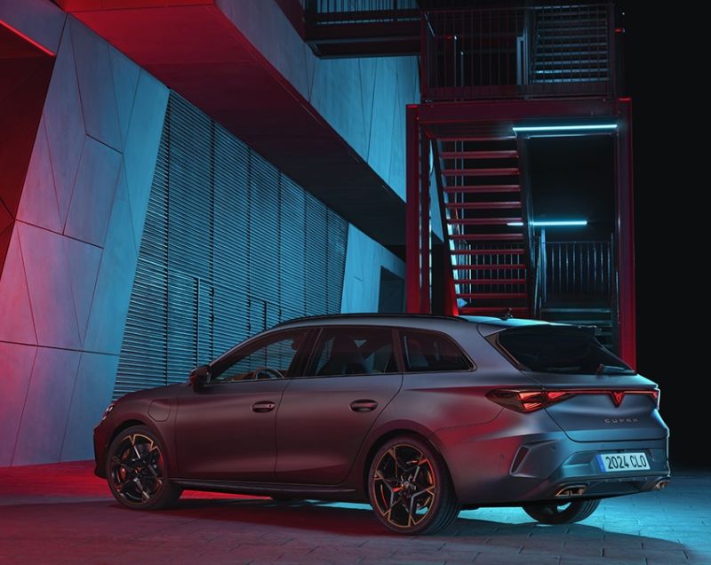 Cupra Leon Sportstourer 1.5tsie phev essential 150kW 6-dsg aut Cupra Leon Sportstourer 1.5tsie phev essential 150kW 6-dsg aut