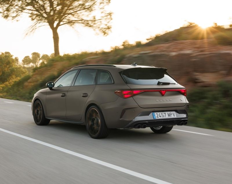 Cupra Leon Sportstourer 1.5tsie phev business 150kW 6-dsg aut Cupra Leon Sportstourer 1.5tsie phev business 150kW 6-dsg aut