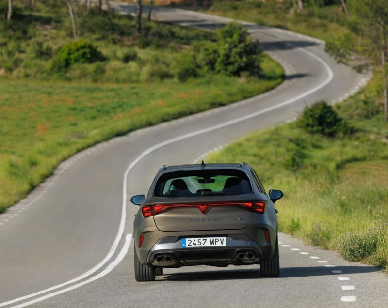 Cupra Leon Sportstourer 1.5tsie phev business 150kW 6-dsg aut Cupra Leon Sportstourer 1.5tsie phev business 150kW 6-dsg aut