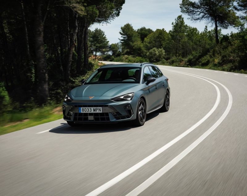 Cupra Leon Sportstourer 1.5tsie phev business 150kW 6-dsg aut Cupra Leon Sportstourer 1.5tsie phev business 150kW 6-dsg aut