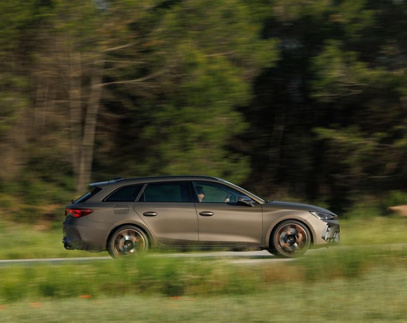 Cupra Leon Sportstourer 1.5tsie e-Hybrid VZ Performance DSG Cupra Leon Sportstourer 1.5tsie e-Hybrid VZ Performance DSG