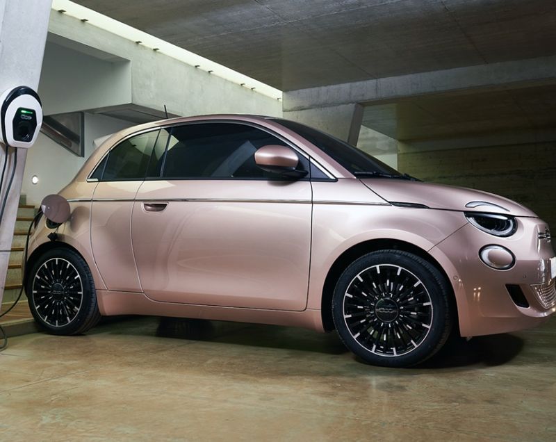 Fiat 500E 3+1 24kWh ev red 70kW aut
