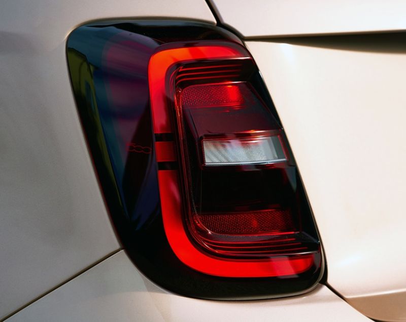 Fiat 500E 3+1 24kWh ev red 70kW aut