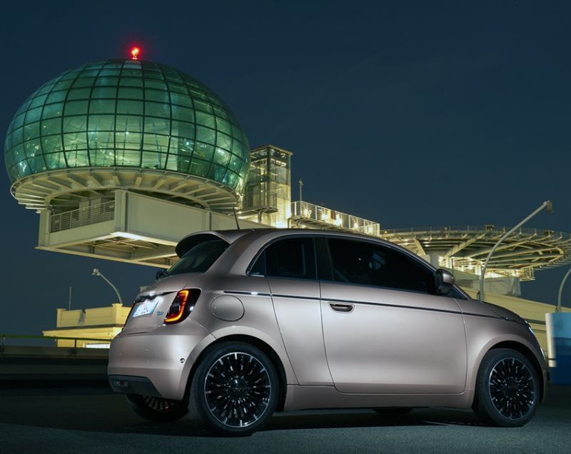 Fiat 500E 3+1 24kWh ev red 70kW aut