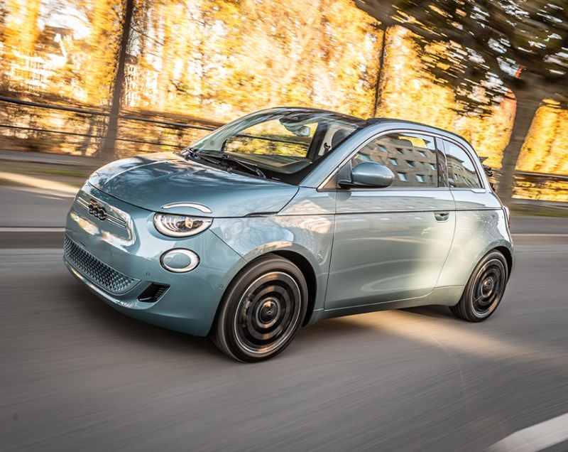 Fiat 500E Cabrio 24kWh ev red 70kW aut