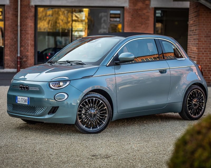 Fiat 500E Cabrio 24kWh ev red 70kW aut