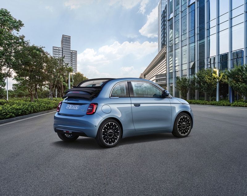 Fiat 500E Cabrio 24kWh ev red 70kW aut