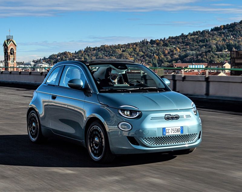 Fiat 500E Cabrio 24kWh ev red 70kW aut