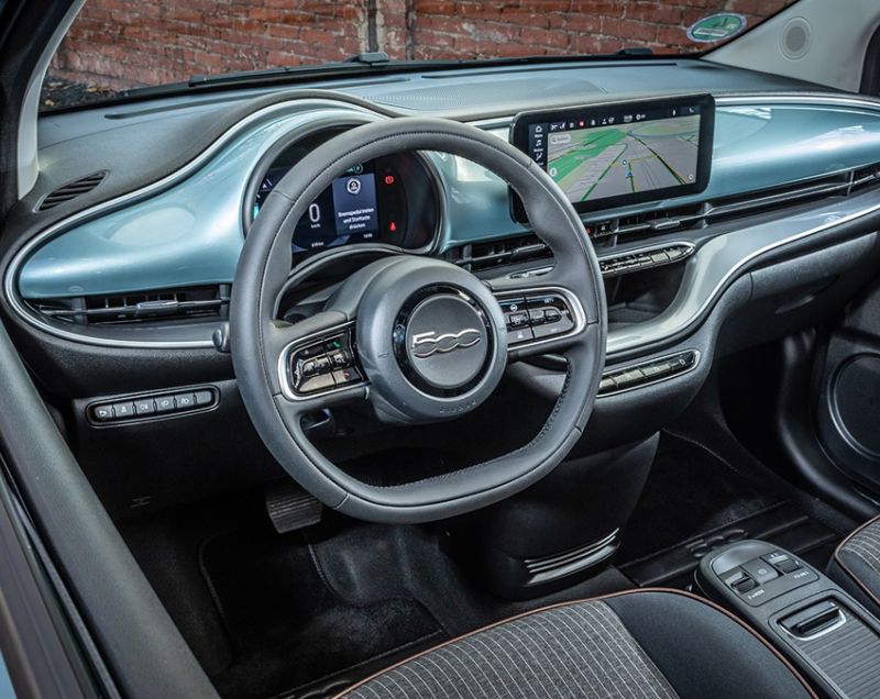 Fiat 500E Cabrio 24kWh ev red 70kW aut Fiat 500E Cabrio 24kWh ev red 70kW aut