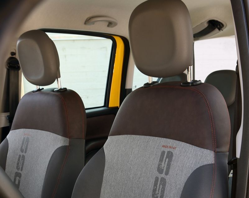 Fiat Panda Cross 1.0 mhev pandina 51kW Fiat Panda Cross 1.0 mhev pandina 51kW