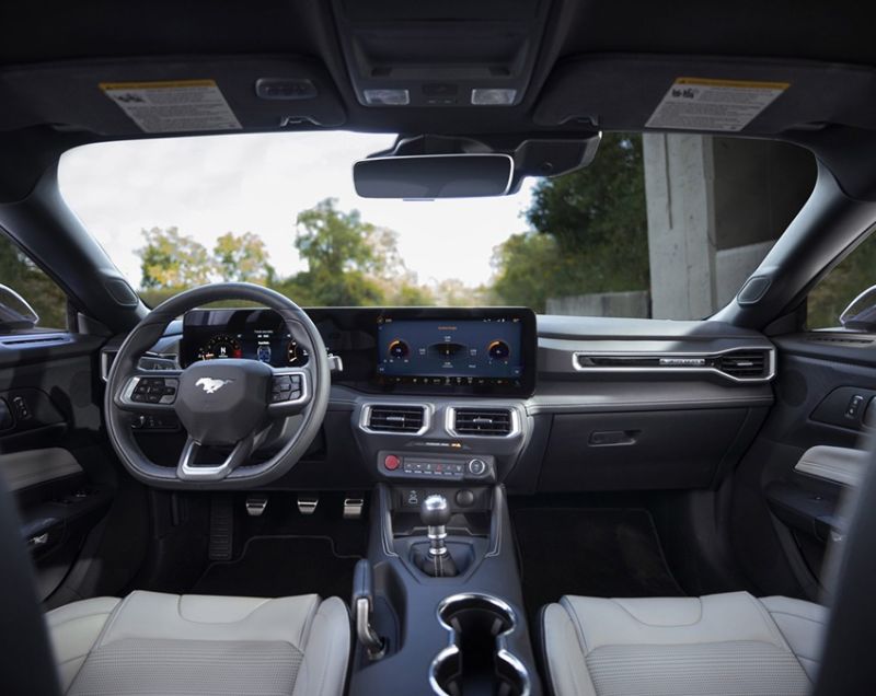 Ford Mustang Convertible 5 v8 gt 328kW