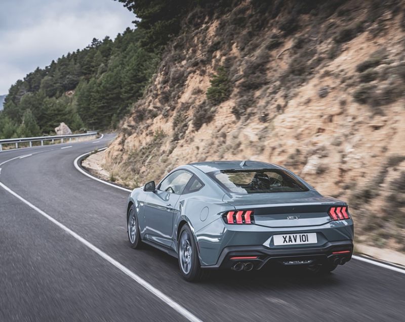 Ford Mustang Fastback GT 5 v8 dark horse 334kW