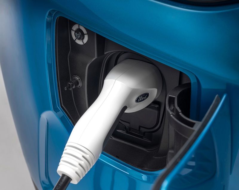 Ford Transit Custom Kombi 70kWh ev l2h1 340 trend 100kW aut Ford Transit Custom Kombi 70kWh ev l2h1 340 trend 100kW aut