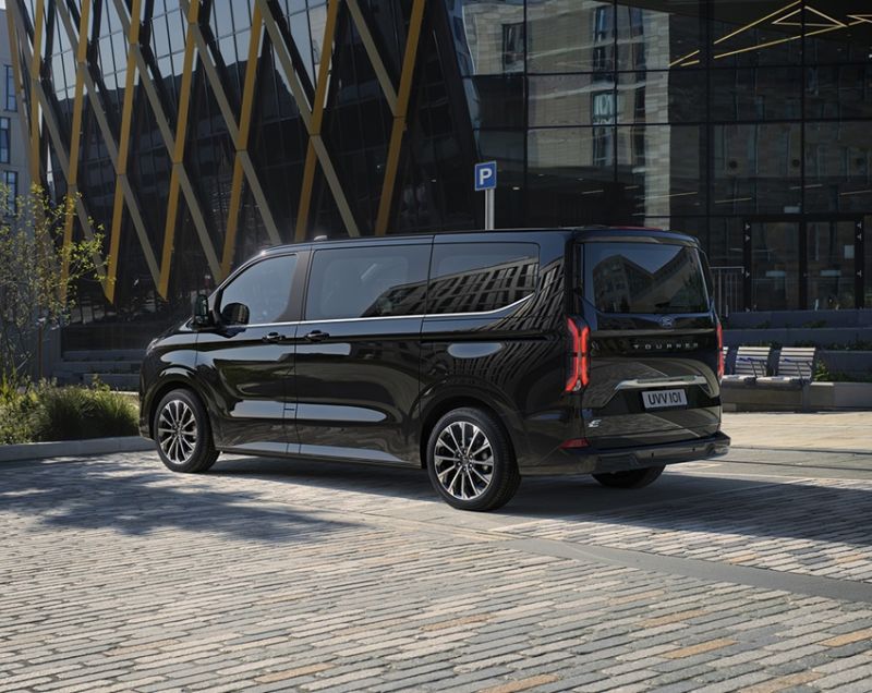 Ford Transit Tourneo Custom 65kWh ev l1h1 340 titanium x 160kW aut