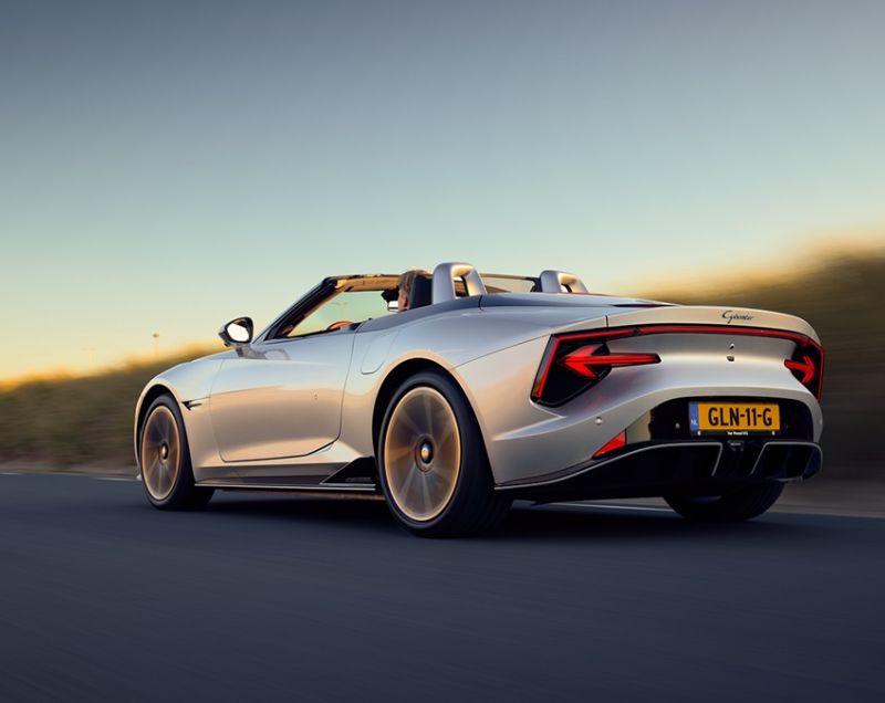 MG MG Cyberster 77kWh ev trophy extended range 250kW aut