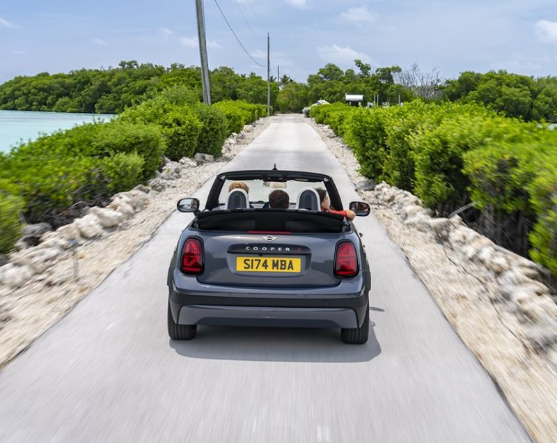 Mini Cooper cabrio 1.5 c favoured 120kW aut