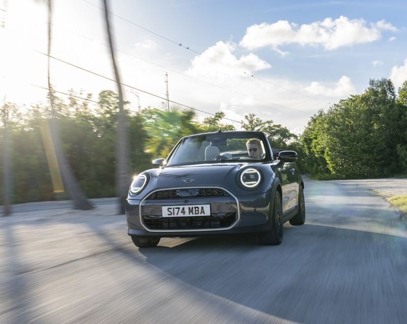 Mini Cooper cabrio 2.0 john cooper works 170kW aut Mini Cooper cabrio 2.0 john cooper works 170kW aut