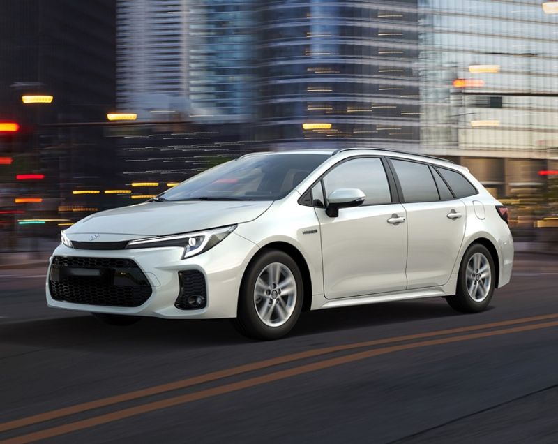 Suzuki Swace 1.8 hev style 103kW cvt aut Suzuki Swace 1.8 hev style 103kW cvt aut