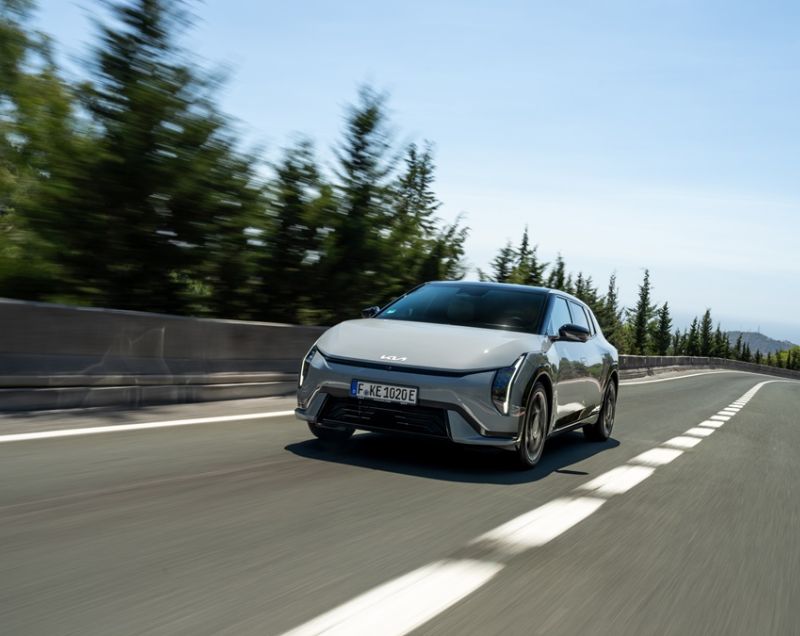 Kia EV4 81.4kWh GT-Line Business Edition, Deluxe White