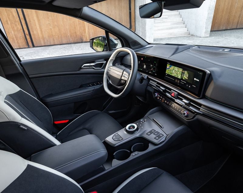 Kia Sportage 1.6tgdi Hybrid DynamicPlusLine, Lunar Silver Kia Sportage 1.6tgdi Hybrid DynamicPlusLine, Lunar Silver