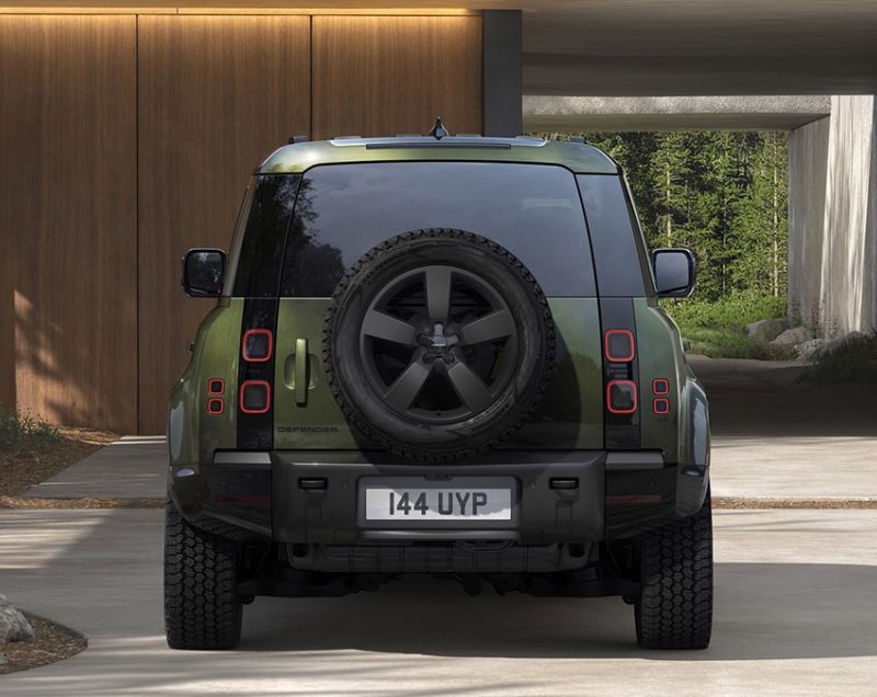 Land Rover Defender 110 p300e phev x 5p awd 221kW aut