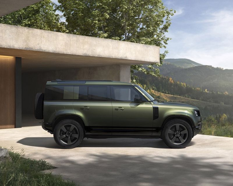 Land Rover Defender 110 p300e phev forest edition 5p awd 221kW aut