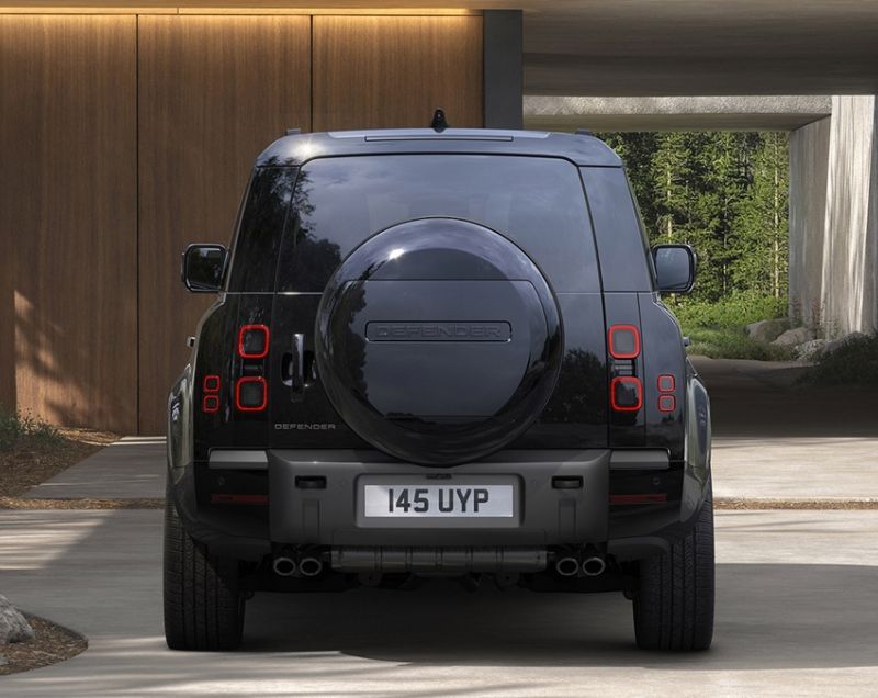 Land Rover Defender 130 p425 x 8p awd 313kW aut