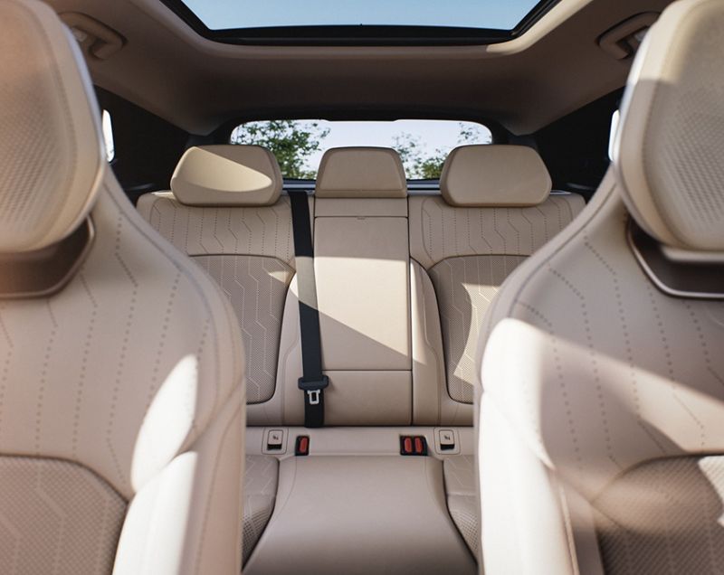 Lynk & Co 08 1.5 PHEV More, Chrystal White