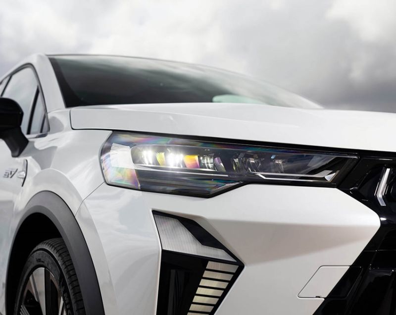 Mitsubishi Grandis 1.8 hev intense 116kW aut Mitsubishi Grandis 1.8 hev intense 116kW aut