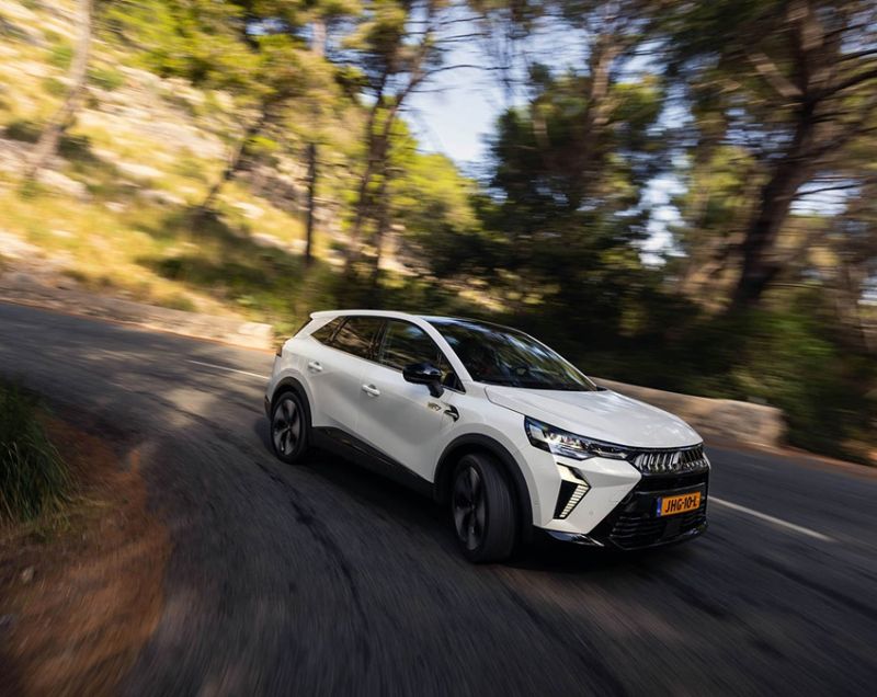 Mitsubishi Grandis 1.8 hev intense 116kW aut Mitsubishi Grandis 1.8 hev intense 116kW aut