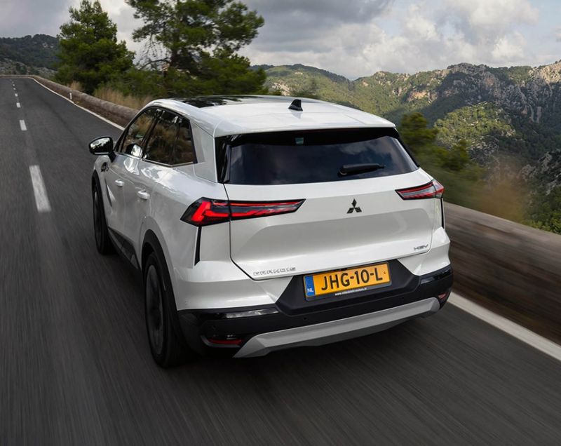 Mitsubishi Grandis 1.8 hev first edition 116kW aut Mitsubishi Grandis 1.8 hev first edition 116kW aut