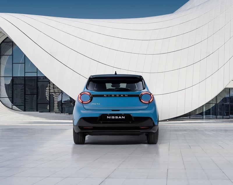 Nissan Micra 52kWh Advance, Noble Marine + Black roof