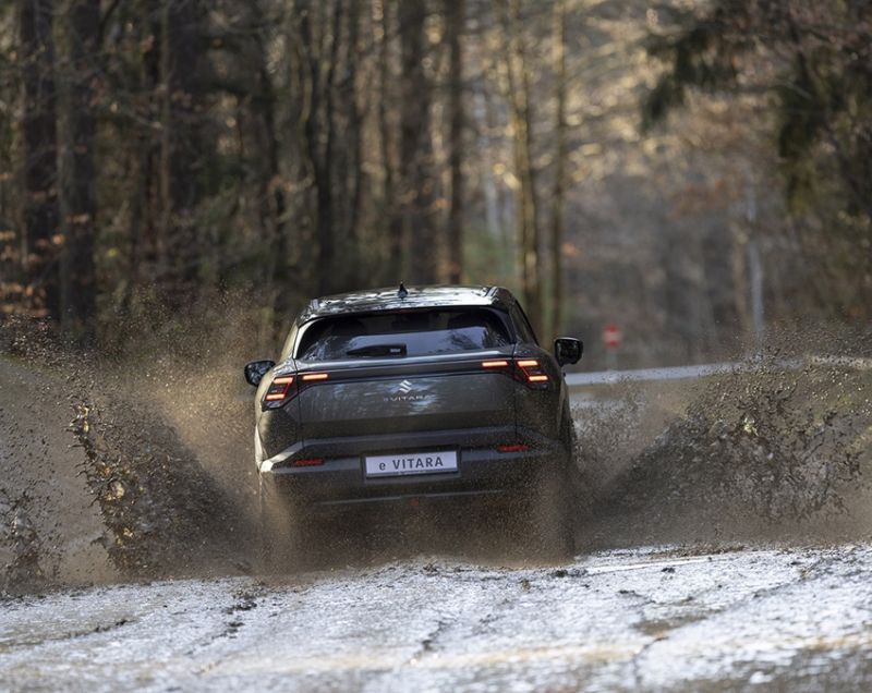 Suzuki e Vitara 49kWh Select