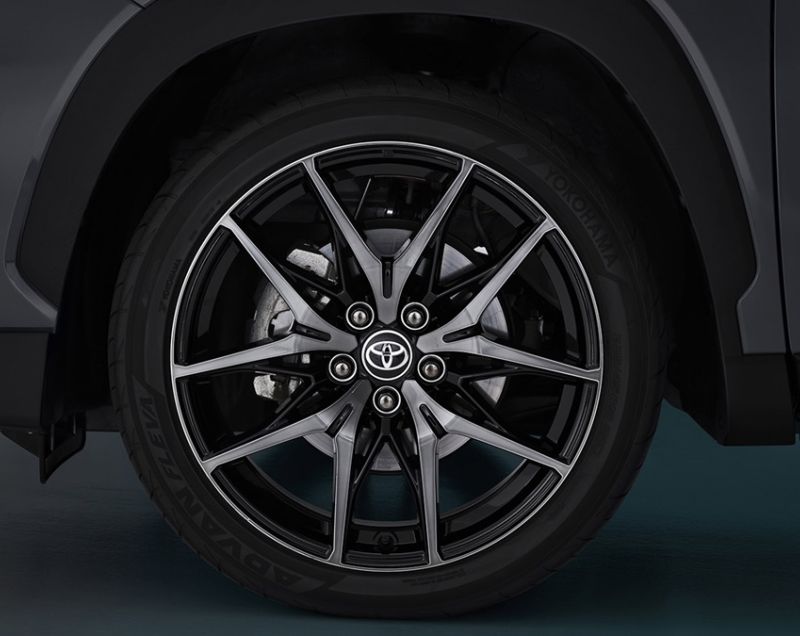 Toyota Corolla Cross 2.0 hev gr sport 132kW e-cvt aut Toyota Corolla Cross 2.0 hev gr sport 132kW e-cvt aut