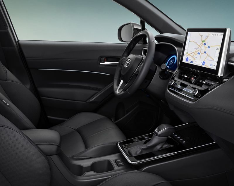 Toyota Corolla Cross 1.8 hev active 103kW cvt aut Toyota Corolla Cross 1.8 hev active 103kW cvt aut