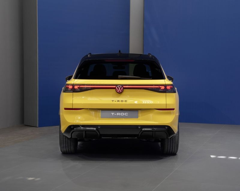 Volkswagen T-Roc 1.5etsi R-Line First Edition 150 PK, Canary Yellow + PANORAMADAK / 20 INCH VELGEN